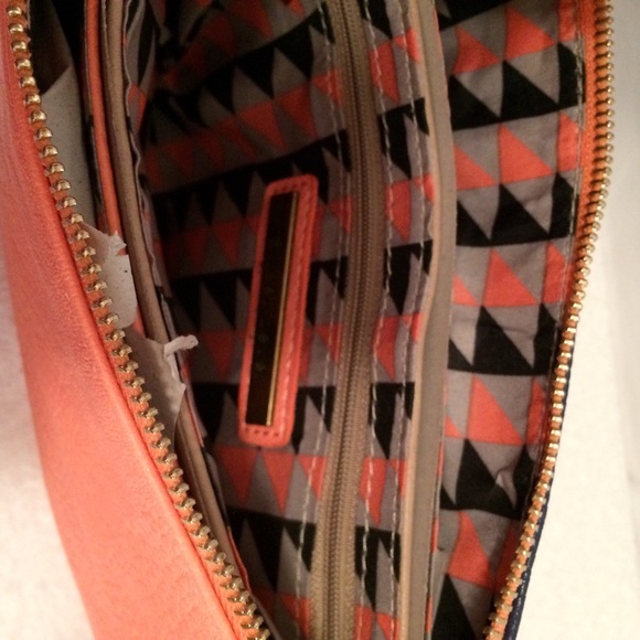 🌈NWT Street Level 3-in-1 TriColor Crossbody Bag🌈 - Picture 5 of 8